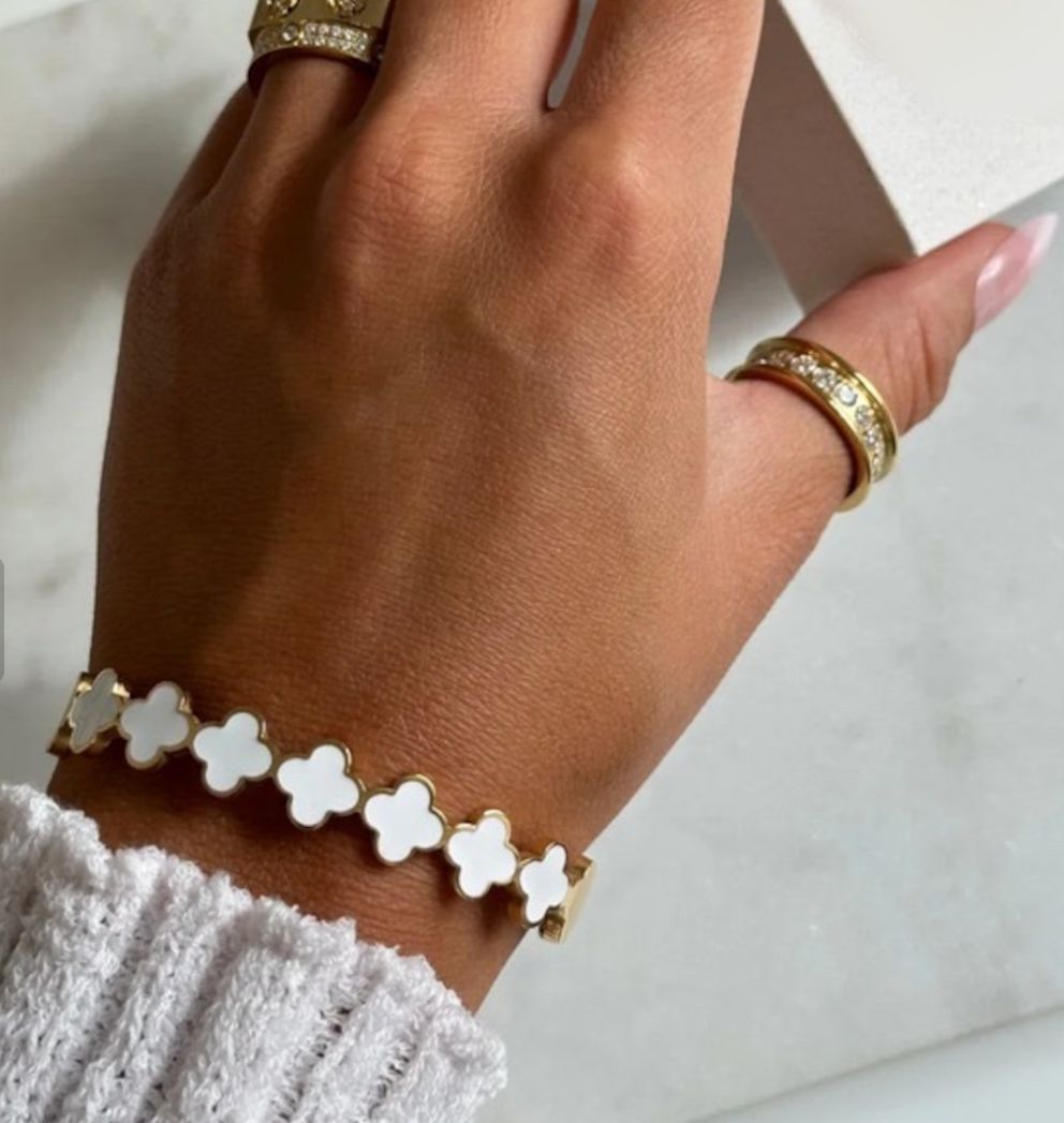 Clover Bangle and Ring White